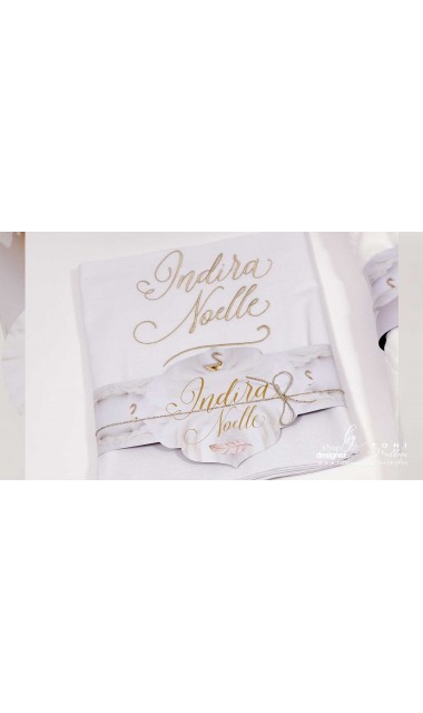 Trusou botez alb cu auriu deosebit de elegant cu lebade gold si broderie customizata Gold Swan 14